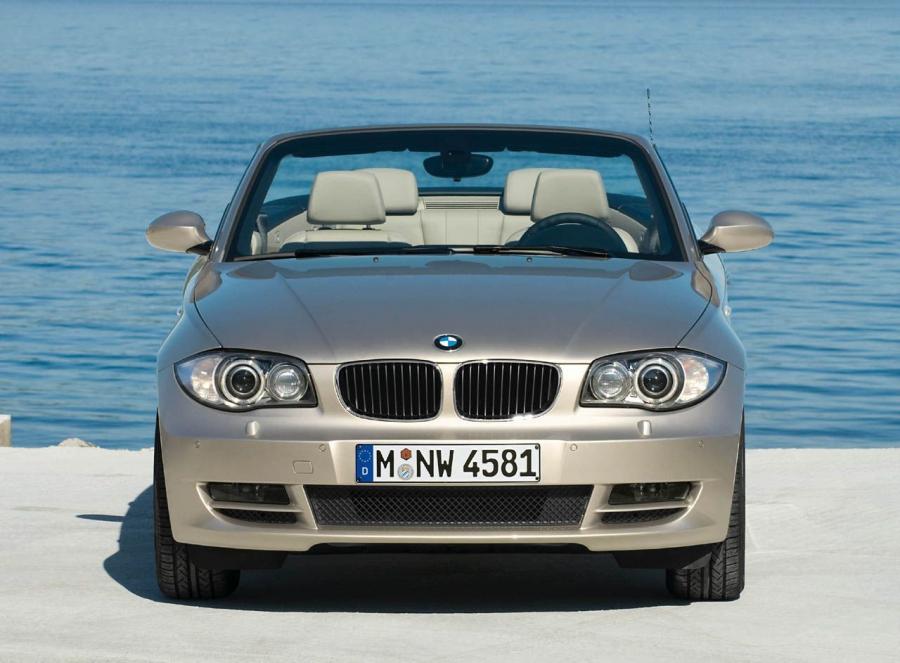  BMW 1-Series Convertible 2008 года  (фото 30 из 52)